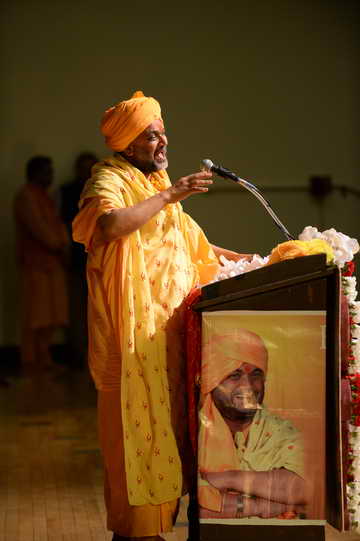 Gurudev-10-4-15-7916-DDeRosaPhoto