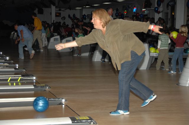 122-AHJF-Bowling-2-17-08-DeRosaPhoto.JPG