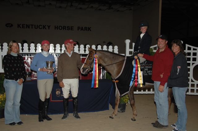 2225-MindYourStep-BrittniRaflowitz-LegacyCup-PonyFinalsAwards-5-17-08-DeRosaPhoto.jpg