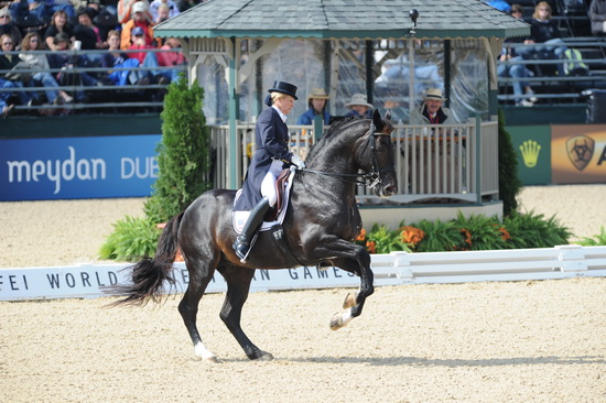 WEG1-9-28-10-DressageGP-6253-TinaKonyot-Calesto-DDeRosaPhoto