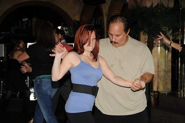 Dancing-11-17-09-55-RobinBD-DDeRosaPhoto.jpg