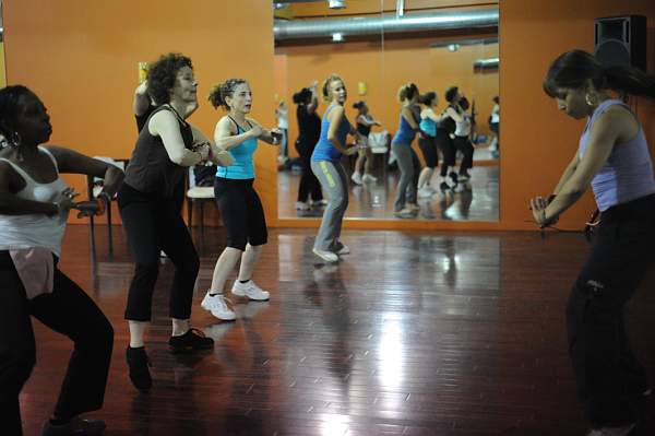 BUCD-Zumba-5-2-09-6-DDeRosaPhoto.jpg