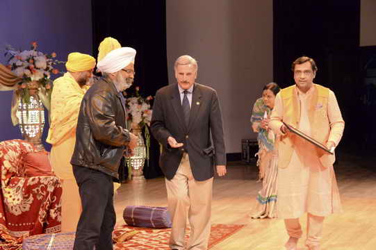 Gurudev-10-4-15-7524-DDeRosaPhoto