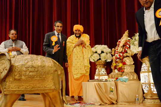 Gurudev-10-4-15-7545-DDeRosaPhoto copy