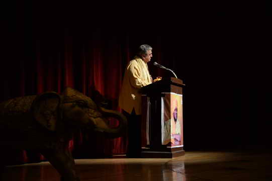 Gurudev-10-4-15-7692-DDeRosaPhoto