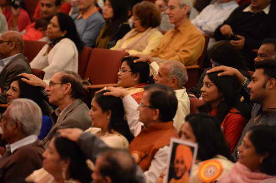 Gurudev-10-4-15-7967-DDeRosaPhoto