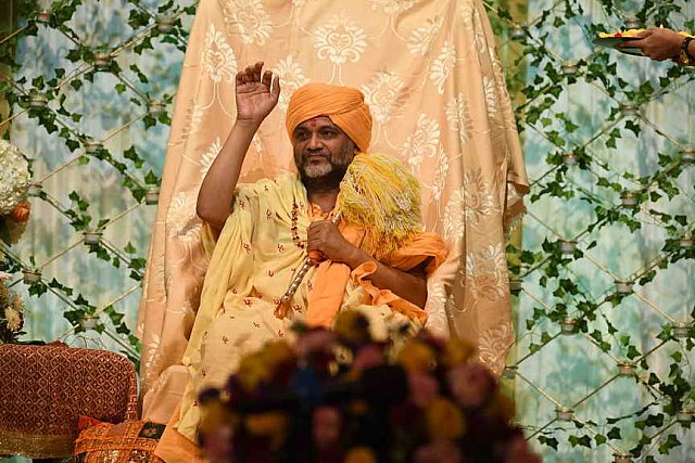 Gurudev-6-24-17-8845-DDeRosaPhoto