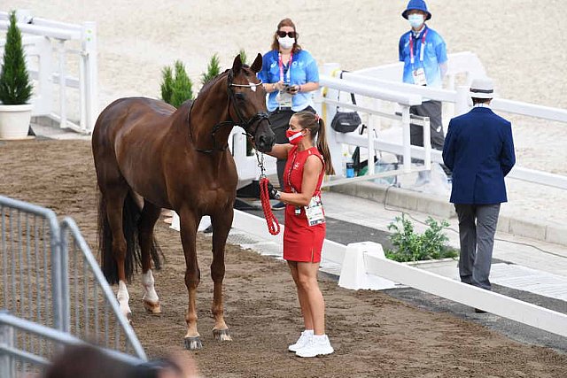 OLY-2020-DRESSAGE-JOG-7-24-21-0847118-CATHRINE DUFOUR-BOHEMIAN-DEN-DDEROSAPHOTO