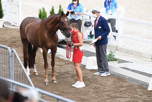 OLY-2020-DRESSAGE-JOG-7-24-21-0848118-CATHRINE DUFOUR-BOHEMIAN-DEN-DDEROSAPHOTO