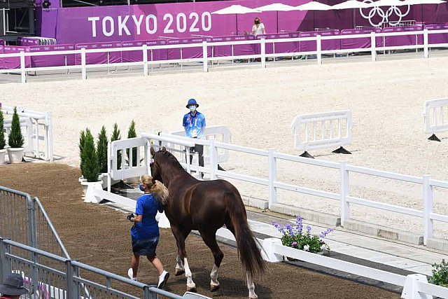 OLY-2020-DRESSAGE-JOG-7-24-21-0934-127-DINA ELLERMANN-DONNA ANNA-EST-DDEROSAPHOTO