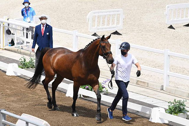 OLY-2020-DRESSAGE-JOG-7-24-21-0937-128-HENRI RUOSTE-KONTESTRO DB-FIN-DDEROSAPHOTO