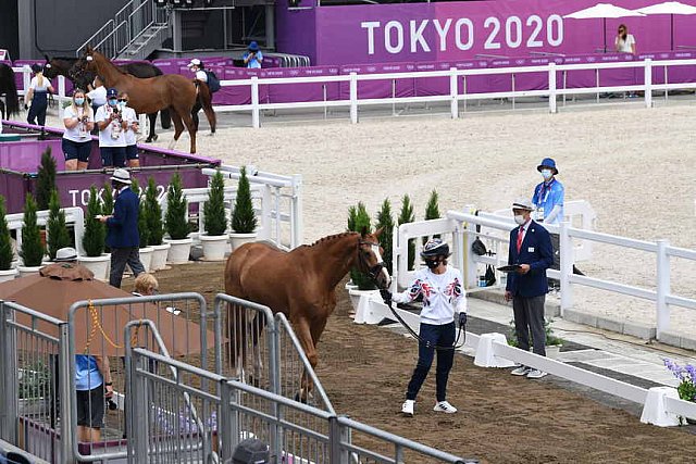 OLY-2020-DRESSAGE-JOG-7-24-21-0987-133-CHARLOTTE DUJARDIN-GIO-GBR-DDEROSAPHOTO