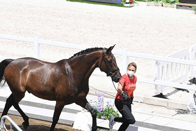 OLY-2020-DRESSAGE-JOG-7-24-21-1029-138-D SCHNEIDER-SHOWTIME FRH-GER-DDEROSAPHOTO