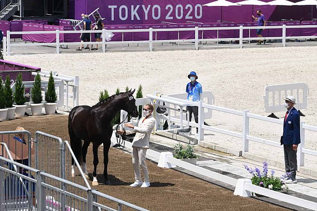 OLY-2020-DRESSAGE-JOG-7-24-21-1187-151-EDWARD GAL-TOTAL US-NED-DDEROSAPHOTO