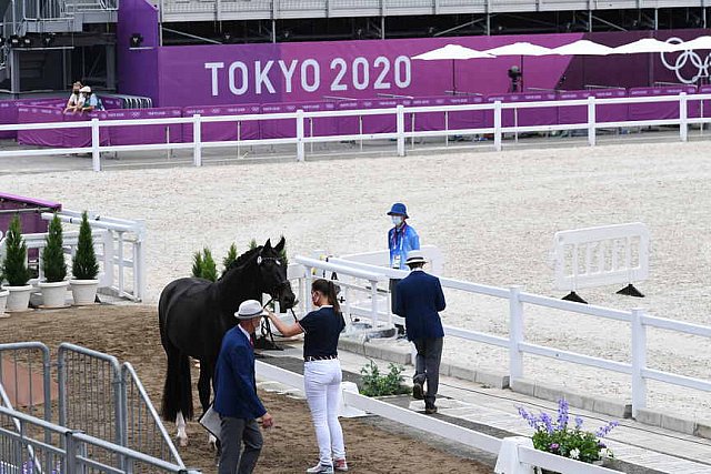 OLY-2020-DRESSAGE-JOG-7-24-21-1414-171-LYLE ADRIENNE-SALVINO-USA-DDEROSAPHOTO