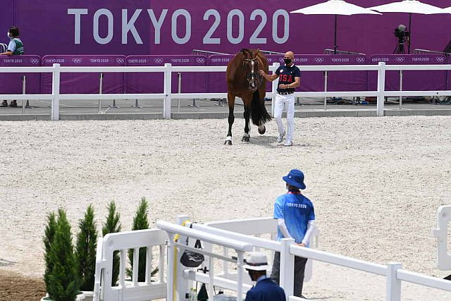 OLY-2020-DRESSAGE-JOG-7-24-21-1468-172-STEFFEN PETERS-SUPPERKASPER-USA-DDEROSAPHOTO