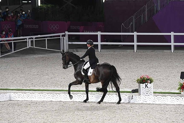 OLY-2020-DRESSAGE-GP FREESTYLE-7-28-21-6557-138-DOROTHEE SCHNEIDER-SHOWTIME FRH-DDEROSAPHOTO