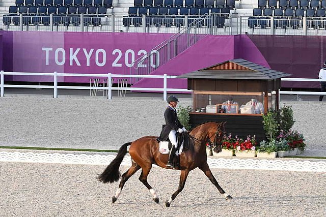 OLY-2020-DRESSAGE-GP FREESTYLE-7-28-21-7573-172-STEPHEN PETERS-SUPPENKASPER-USA-DDEROSAPHOTO