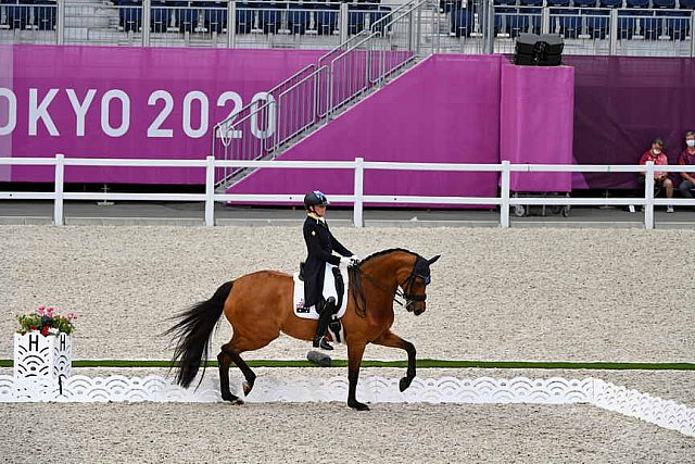 OLY-2020-DRESSAGE-GP DAY1-7-24-21-2586-101-MARY HANNA-CALANTA-AUS-DDEROSAPHOTO