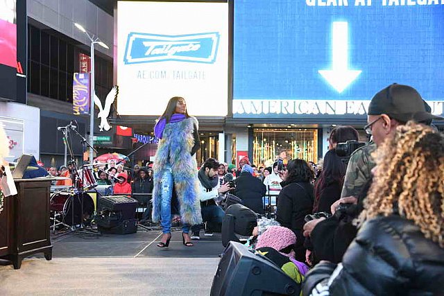 OneLove-TimesSquare-11-17-18-9151-DDeRosaVideo