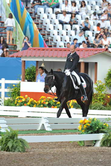 PanAmGames-MX-10-19-11-7774-DRE-IND-SteffenPeters-WeltinosMagic-USA-DDeRosaPhoto.JPG