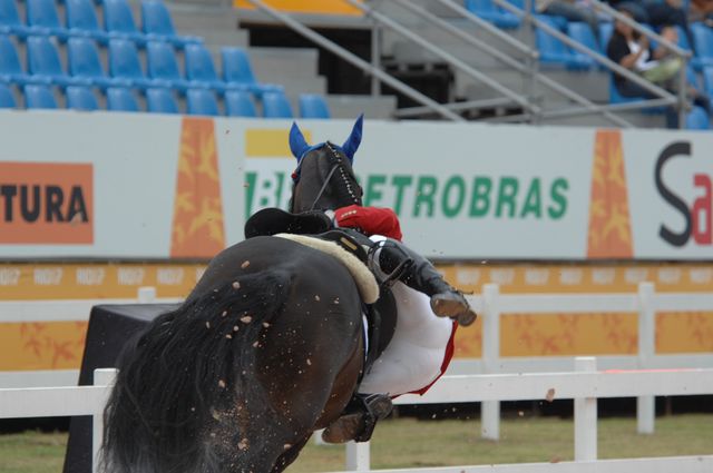 061-AlfredoHernandiz-TakashiVanBernenbr-ESA-PanAmRio-7-27-07-DeRosaPhoto.JPG