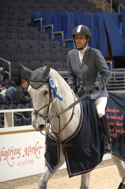 337-LauraKraut-MissIndependent-WIHS-10-27-06-&copy;DeRosaPhoto.JPG