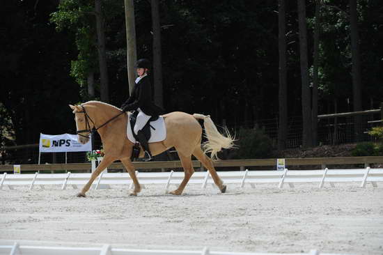 So8ths-5-4-12-Dressage-1413-JamieMiess-InTheZone-DDeRosaPhoto