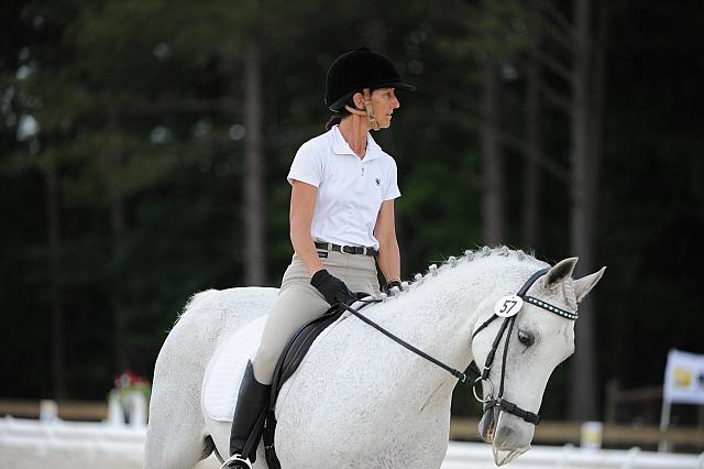 So8ths-5-4-12-Dressage-0544-CathyBlackmon-HideawaysSpecialDelivery-DDeRosaPhoto