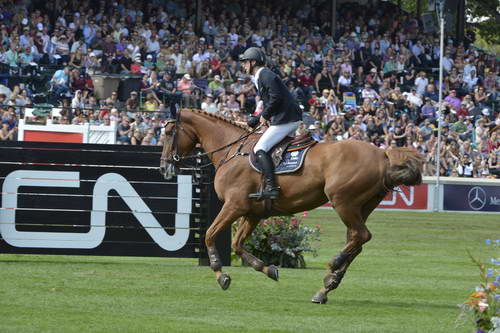 Spruce-Meadows-9-8-13-3597-PieterDevos-Candy-BEL-DDeRosaPhoto