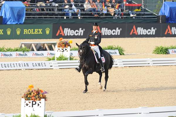 WEG1-9-28-10-DressageGP-5555-DDeRosaPhoto.jpg