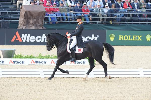 WEG1-9-28-10-DressageGP-5591-DDeRosaPhoto.jpg