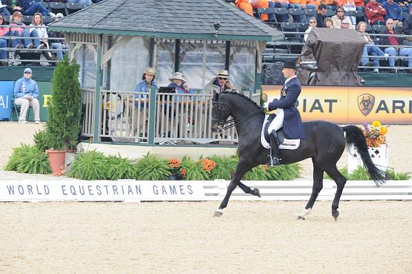 WEG1-9-28-10-DressageGP-5619-DDeRosaPhoto.jpg