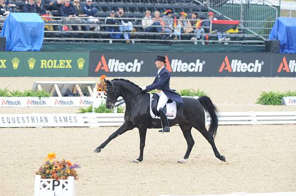 WEG1-9-28-10-DressageGP-5633-DDeRosaPhoto.jpg