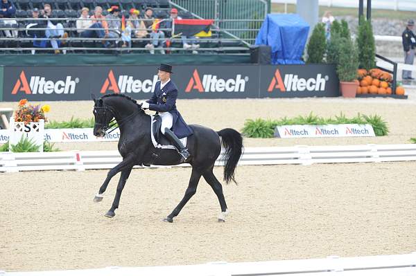 WEG1-9-28-10-DressageGP-5640-DDeRosaPhoto.jpg