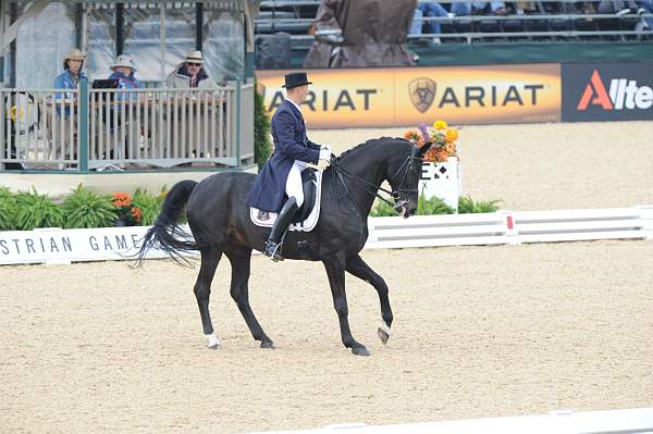 WEG1-9-28-10-DressageGP-5642-DDeRosaPhoto.jpg