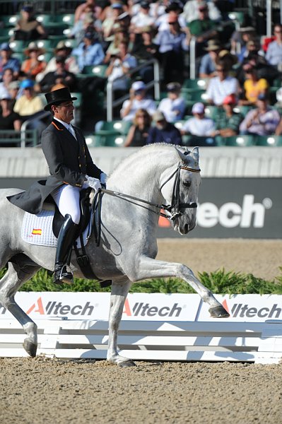 Dressage-WEG1-9-29-10-DRE-Special-8895-JuanManuelMunozDiaz-FuegoXII-DDeRosaPhoto.jpg