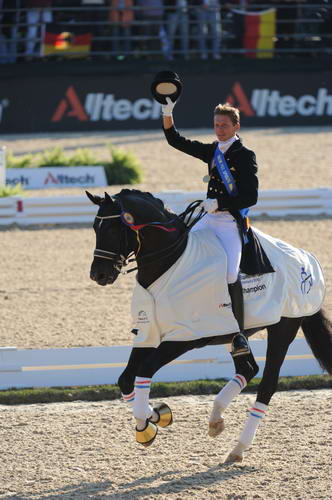 EdwardGal-Totilas-Dressage-WEG1-9-29-10-DRE-Special-9330-DDeRosaPhoto.jpg