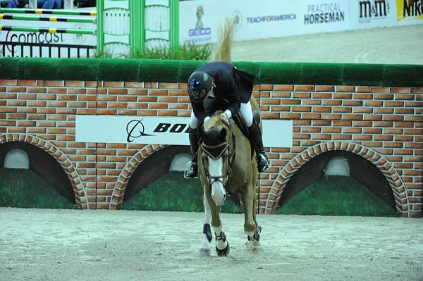 WIHS2-10-29-10-Puissance-6657-Udonna-BenjaminMeredith-DDeRosaPhoto.jpg