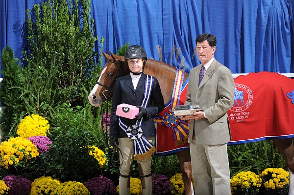 WIHS-BestChRdr-10-31-10-0161-VictoriaColvin-EverLuvin-DDeRosaPhoto.jpg