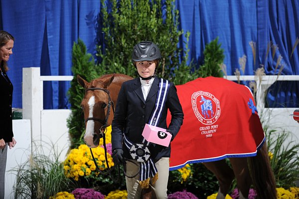 WIHS-BestChRdr-10-31-10-0162-VictoriaColvin-EverLuvin-DDeRosaPhoto.jpg