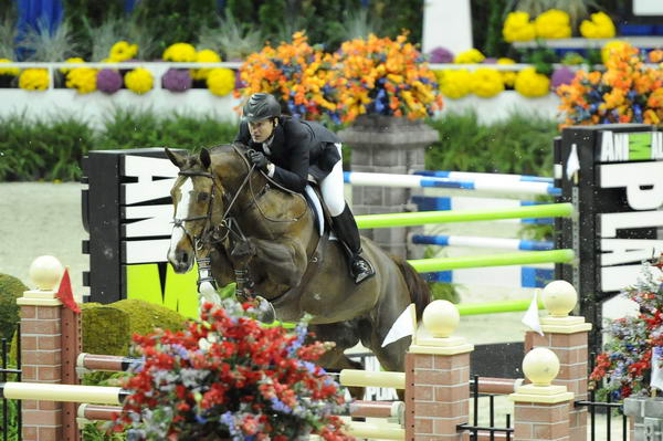 MclainWard-Sapphire-WIHS3-10-30-10-DSC_8720-DDeRosaPhoto-crop.jpg