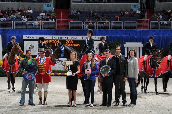 WIHS2-10-30-10-Cl182-WIHSEqFinals-8489-LillieKeenan-Uno-DDeRosaPhoto.jpg