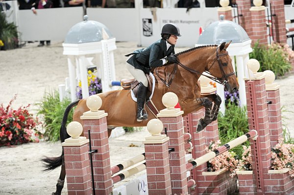 WIHS2-10-30-10-Cl182-WIHSEqJpr-8365-MollyBraswell-TheGeneral-DDeRosaPhoto.jpg