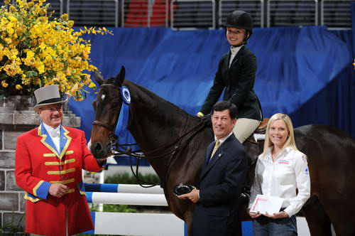 WIHS2-10-30-10-Cl182-WIHSEqJpr-8371-LillieKeenan-Uno-DDeRosaPhoto.jpg