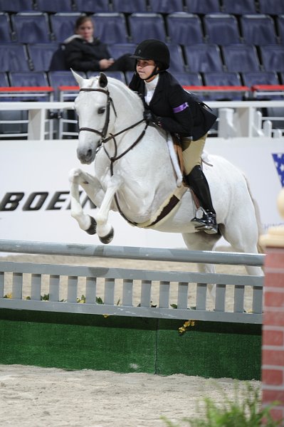 WIHS2-10-30-10-WIHSPnyEqFinals-7413-HanaaKhan-OakwoodsBeyondGlory-DDeRosaPhoto.jpg