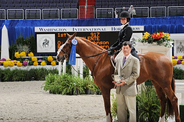 WIHS3-10-31-10-Cl191-RegHtrFinalsHrs-0387-Valente-MeganMcGovern-DDeRosaPhoto.jpg