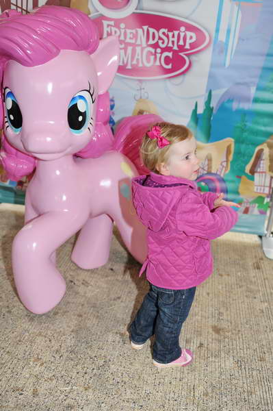 KidsDay-WIHS3-10-30-10-DSC_8249-KidsDay-DDeRosaPhoto.JPG