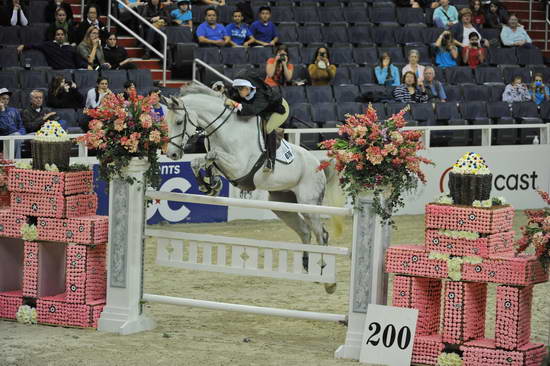 WIHS-10-27-11-Cl211-Gambler-5486-GuitarHero-HelenGoddard-DDeRosaPhoto.JPG