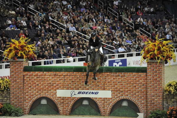 Unique-NickSkelton-WIHS4-10-28-11-Puissance-4401-DDeRosaPhoto.JPG